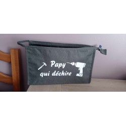 trousse de toilette (en noir ou gris ) personnalisée